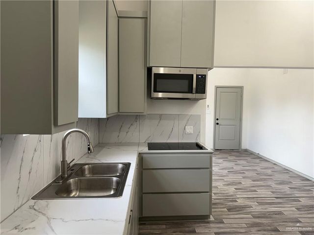 212 E 11th Street, Mission, TX 78572