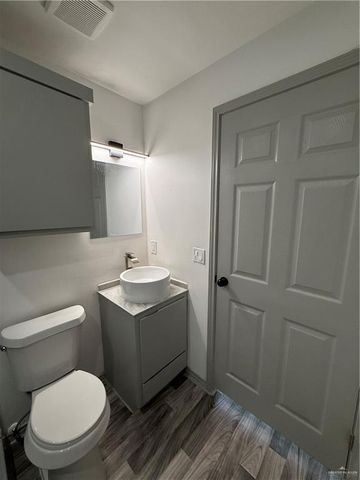 212 E 11th Street, Mission, TX 78572