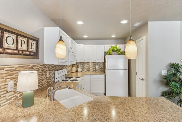 3025 SE Turnberry Drive, Ankeny, IA 50021