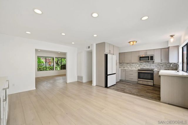 3107 Via Sombra, Carlsbad, CA 92010