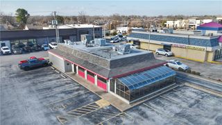 1117 N Walton Boulevard, Bentonville, AR 72712