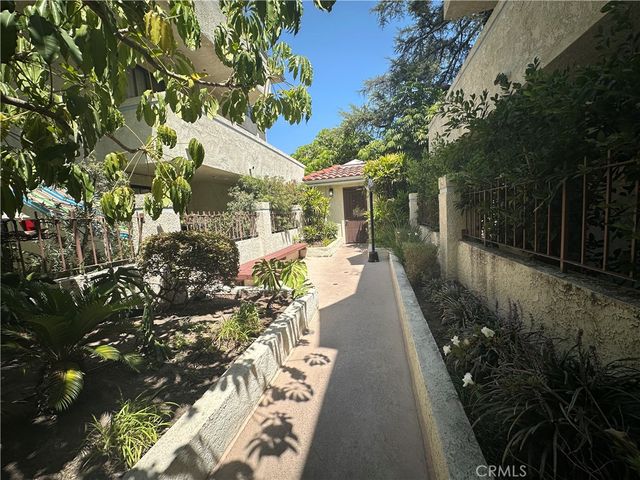 235 S Holliston 118, Pasadena, CA 91106