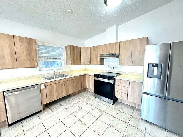 1121 DR MARTIN LUTHER KING JR STREET S, St Petersburg, FL 33705