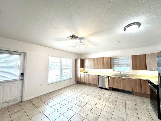 1121 DR MARTIN LUTHER KING JR STREET S, St Petersburg, FL 33705