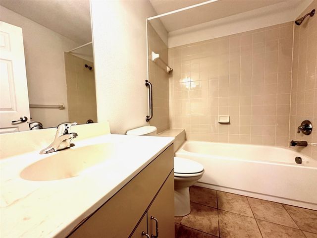 1121 DR MARTIN LUTHER KING JR STREET S, St Petersburg, FL 33705