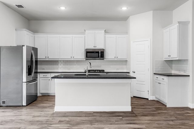 4919 Elizabeth Way, Lone Oak, TX 75453