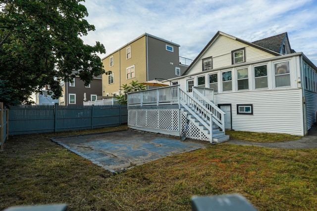 33 Bay View Ave, Winthrop, MA 02152