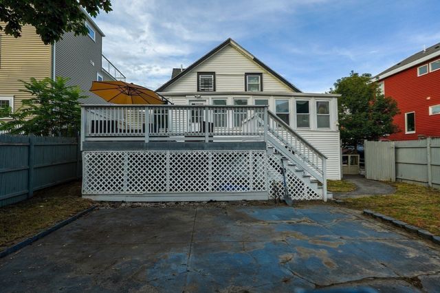 33 Bay View Ave, Winthrop, MA 02152