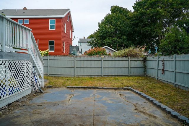 33 Bay View Ave, Winthrop, MA 02152