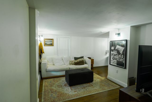 33 Bay View Ave, Winthrop, MA 02152