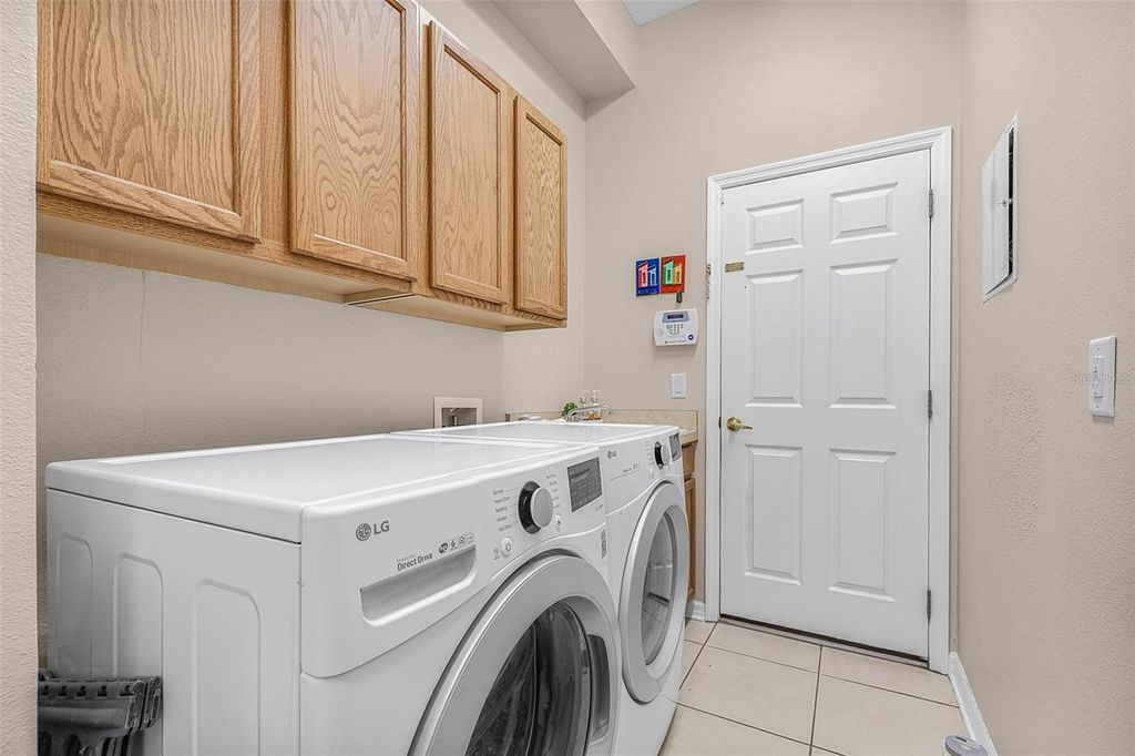 Image 13 of property listing at 4315 70TH AVENUE E, Ellenton, FL 34222