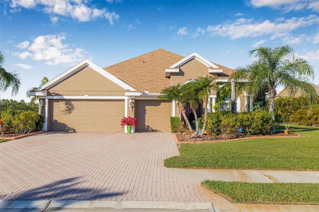 Image 3 of property listing at 4315 70TH AVENUE E, Ellenton, FL 34222