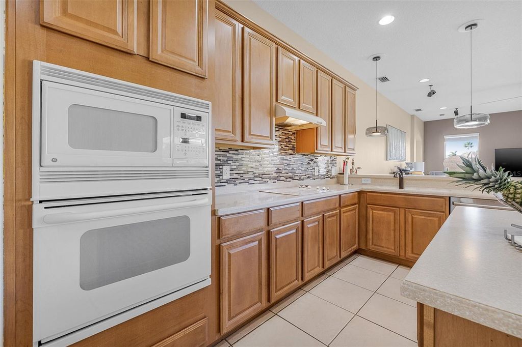 Image 28 of property listing at 4315 70TH AVENUE E, Ellenton, FL 34222