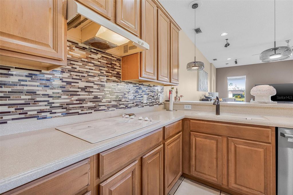 Image 29 of property listing at 4315 70TH AVENUE E, Ellenton, FL 34222