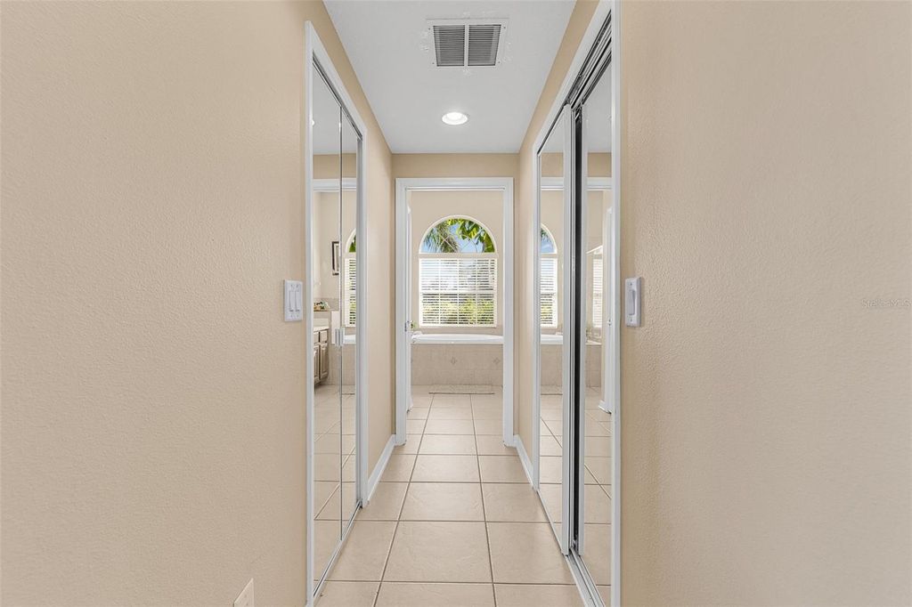Image 38 of property listing at 4315 70TH AVENUE E, Ellenton, FL 34222