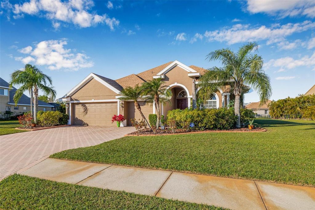 Image 5 of property listing at 4315 70TH AVENUE E, Ellenton, FL 34222