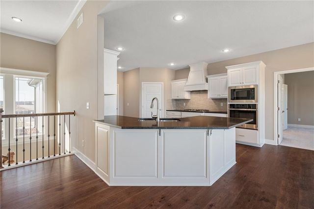 10139 N Winchester Avenue, Kansas City, MO 64156