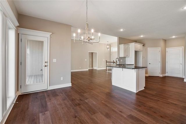 10139 N Winchester Avenue, Kansas City, MO 64156