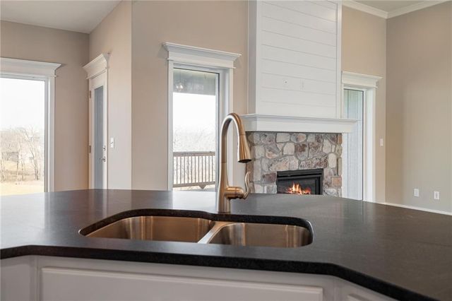 10139 N Winchester Avenue, Kansas City, MO 64156