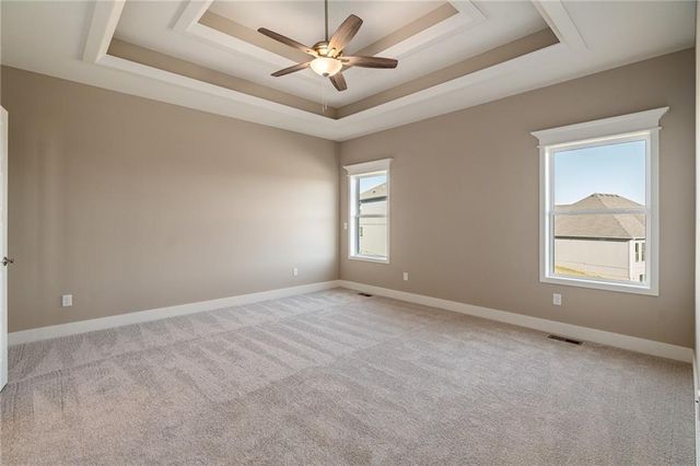 10139 N Winchester Avenue, Kansas City, MO 64156