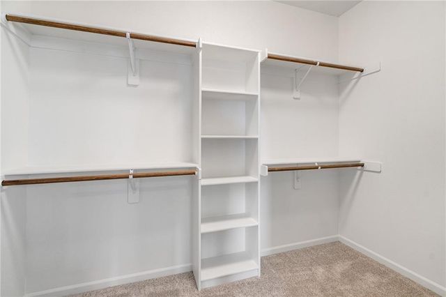 10139 N Winchester Avenue, Kansas City, MO 64156