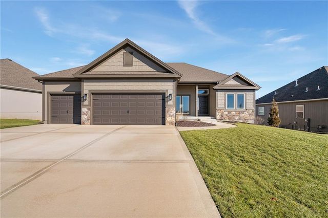 10139 N Winchester Avenue, Kansas City, MO 64156