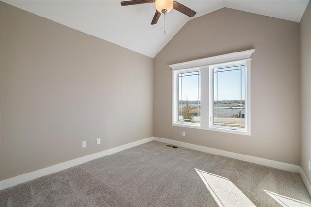 10139 N Winchester Avenue, Kansas City, MO 64156