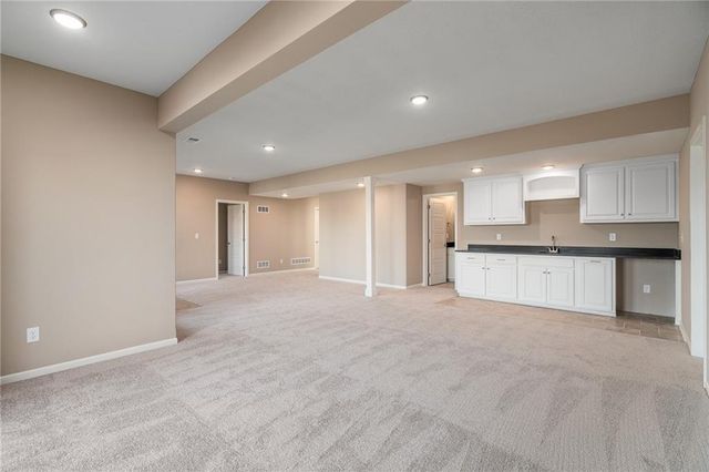 10139 N Winchester Avenue, Kansas City, MO 64156