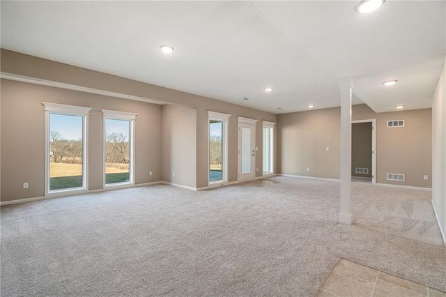 10139 N Winchester Avenue, Kansas City, MO 64156