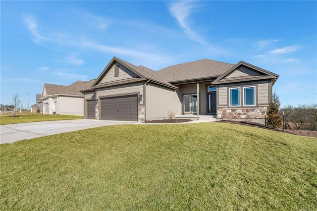 10139 N Winchester Avenue, Kansas City, MO 64156