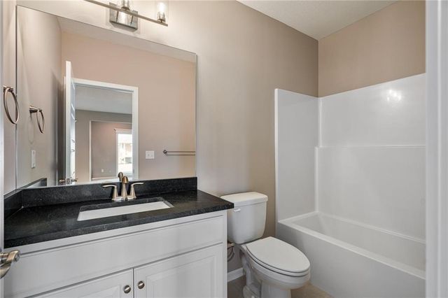 10139 N Winchester Avenue, Kansas City, MO 64156