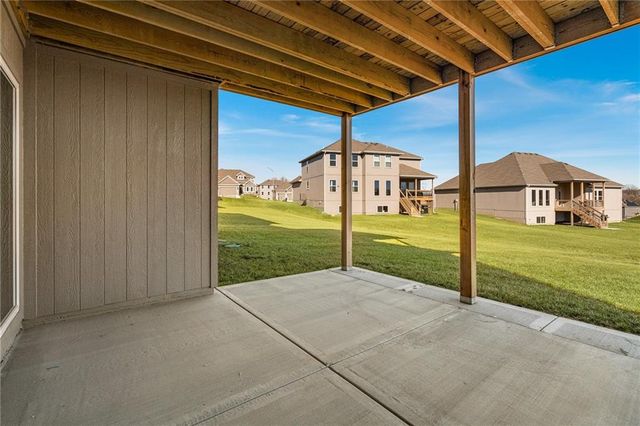 10139 N Winchester Avenue, Kansas City, MO 64156