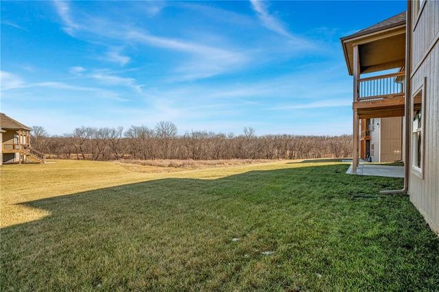 10139 N Winchester Avenue, Kansas City, MO 64156