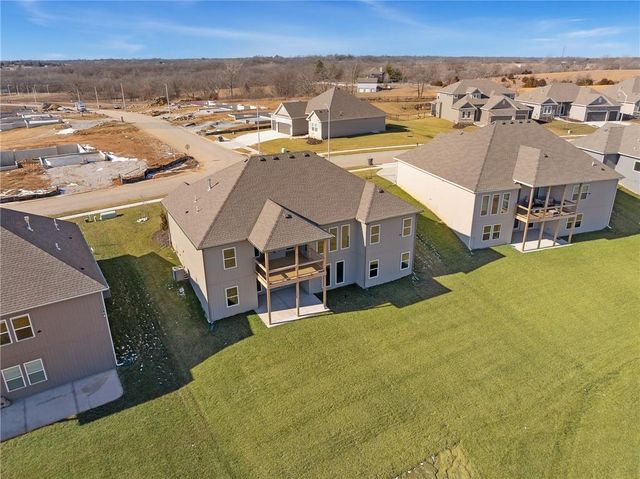 10139 N Winchester Avenue, Kansas City, MO 64156