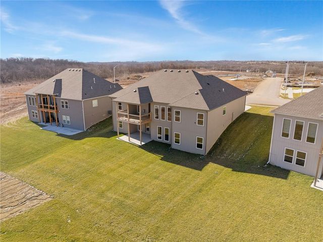 10139 N Winchester Avenue, Kansas City, MO 64156