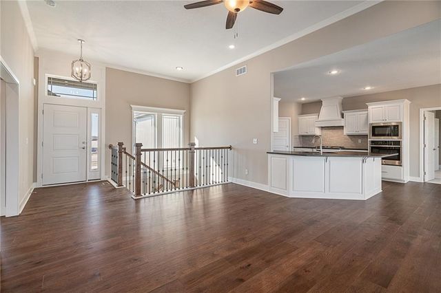 10139 N Winchester Avenue, Kansas City, MO 64156