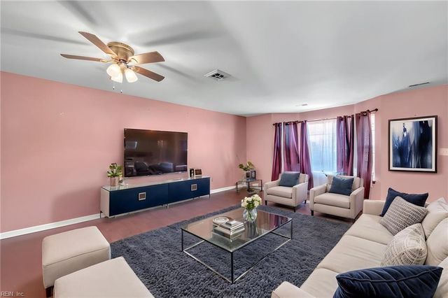 39 S Gawain WAY, Hampton, VA 23669