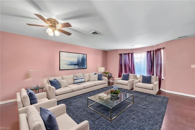 39 S Gawain WAY, Hampton, VA 23669