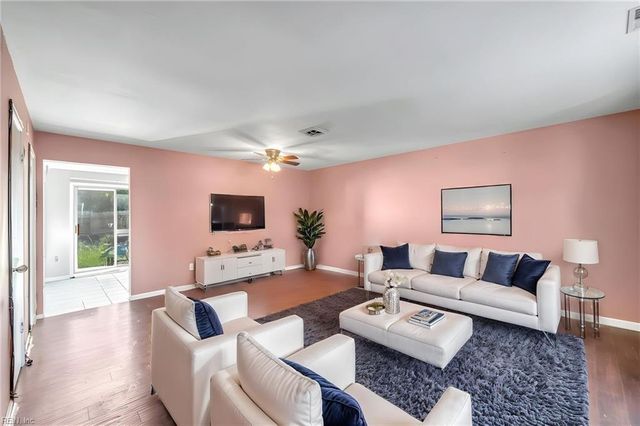39 S Gawain WAY, Hampton, VA 23669
