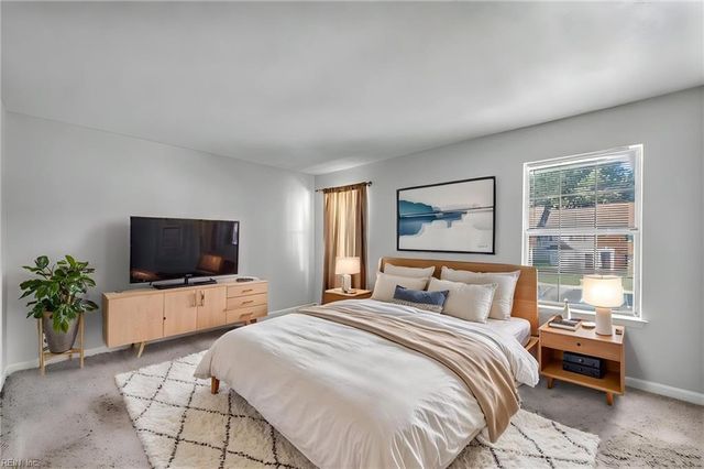 39 S Gawain WAY, Hampton, VA 23669
