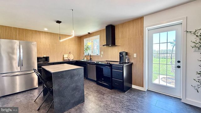 2010 SCHEETZS CHURCH RD, Quakertown, PA 18951