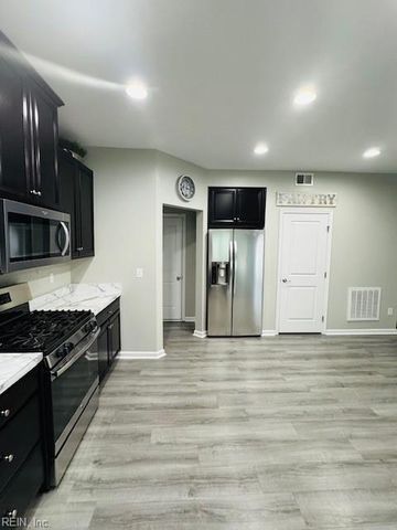 612 Newman DR, Newport News, VA 23601