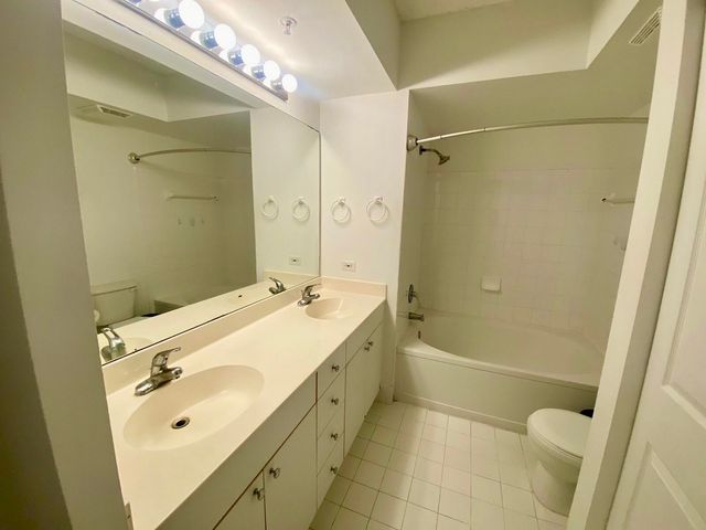 17100 N Bay Road 1911, Sunny Isles Beach, FL 33160