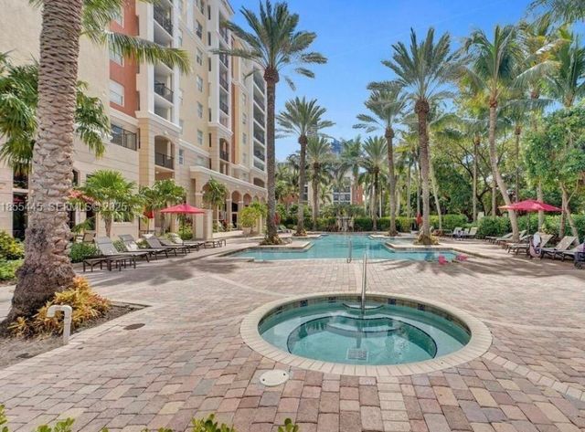 17100 N Bay Road 1911, Sunny Isles Beach, FL 33160