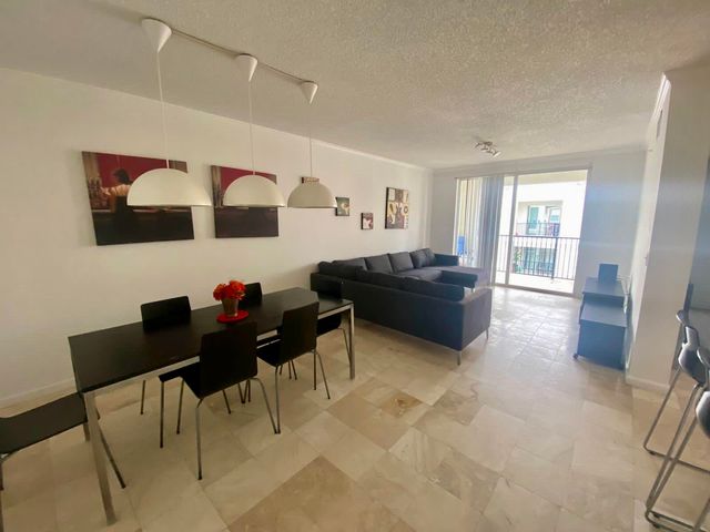 17100 N Bay Road 1911, Sunny Isles Beach, FL 33160