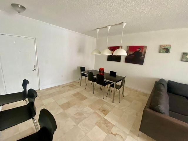 17100 N Bay Road 1911, Sunny Isles Beach, FL 33160