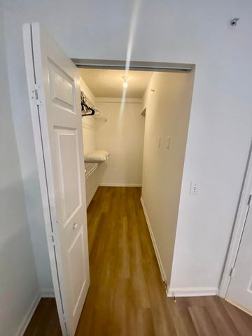 17100 N Bay Road 1911, Sunny Isles Beach, FL 33160