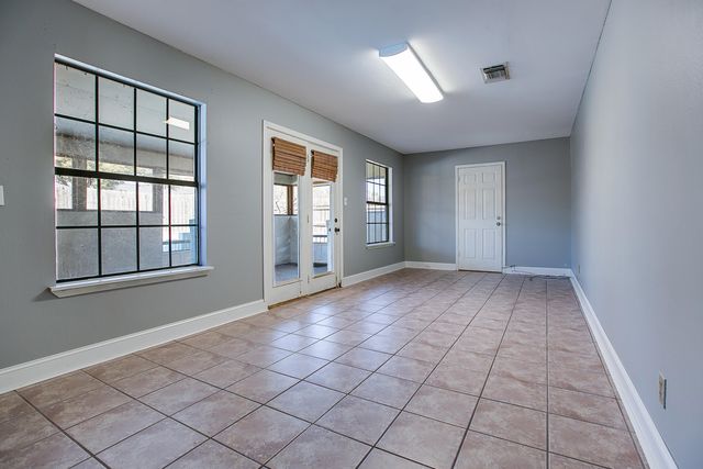 102 Loch Lomond Road, San Angelo, TX 76901