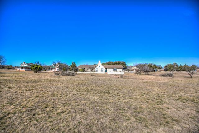 102 Loch Lomond Road, San Angelo, TX 76901