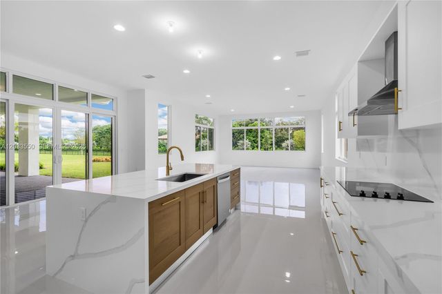2210 SW 122nd Terrace, Davie, FL 33325
